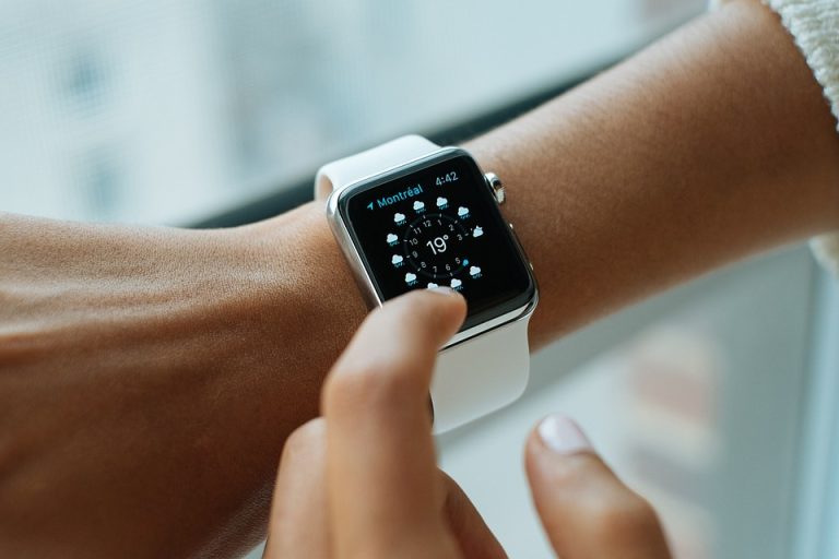 The Evolution of Smartwatches: From Basic Timekeeping to Limitless Possibilities